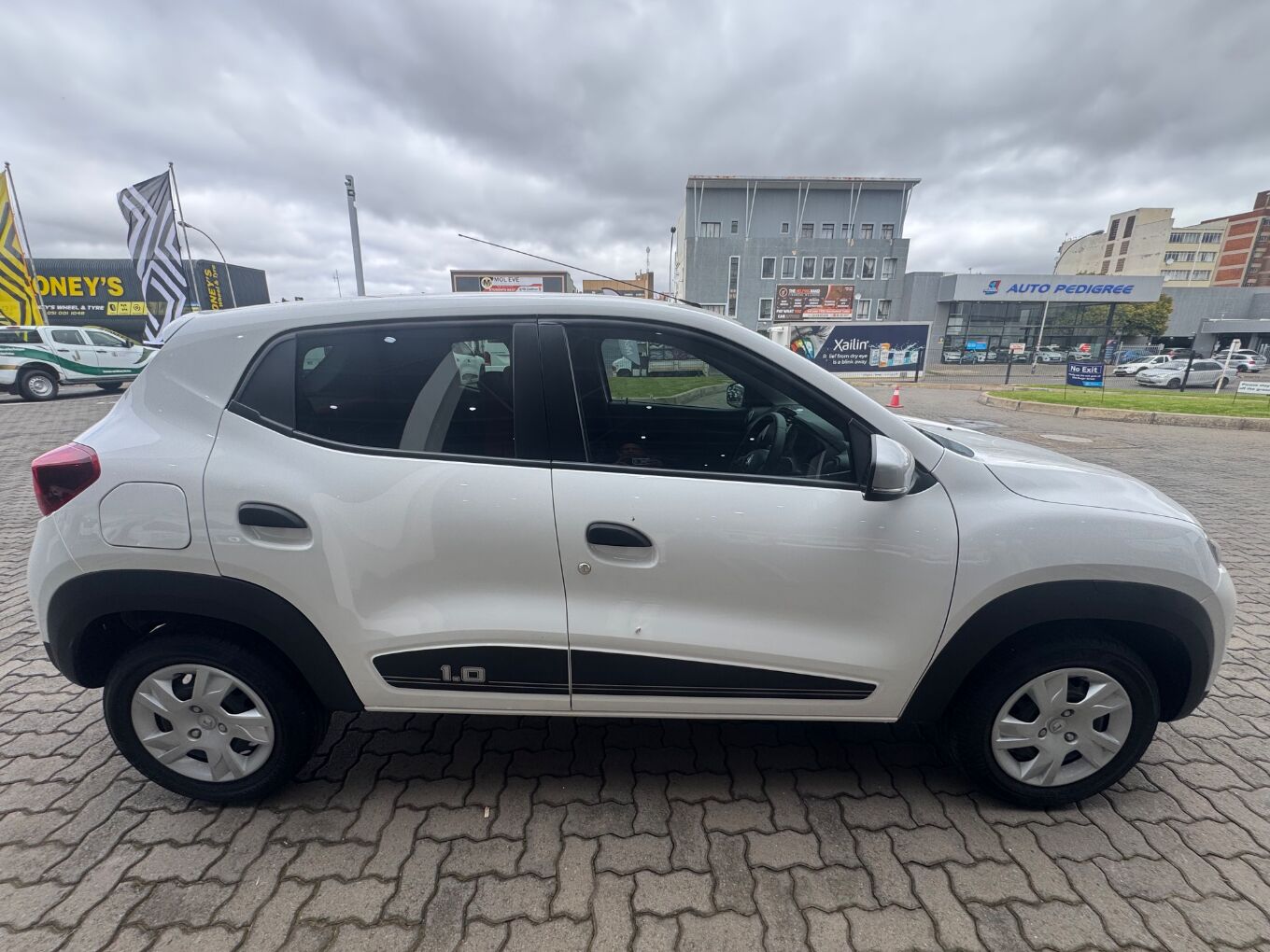 RENAULT KWID 1.0 DYNAMIQUE / ZEN / TECHNO 5DR Bloemfontein 7473634
