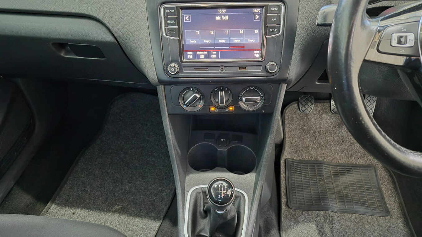 VOLKSWAGEN POLO VIVO 1.6 HIGHLINE (5DR) George 9463439