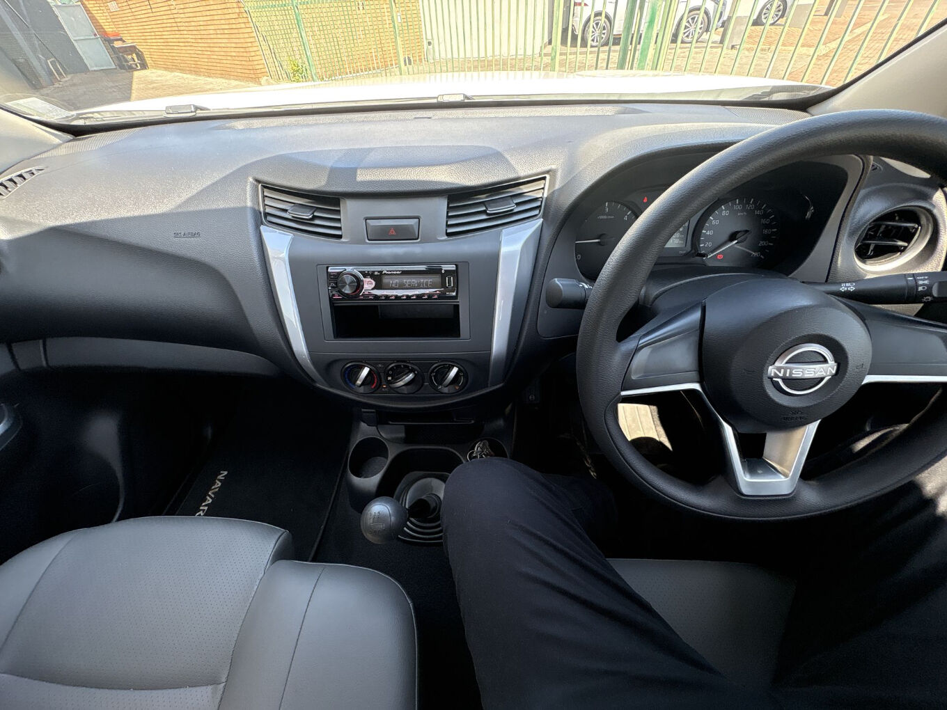NISSAN NAVARA 2.5DDTI XE S/C P/U Boksburg 10400939