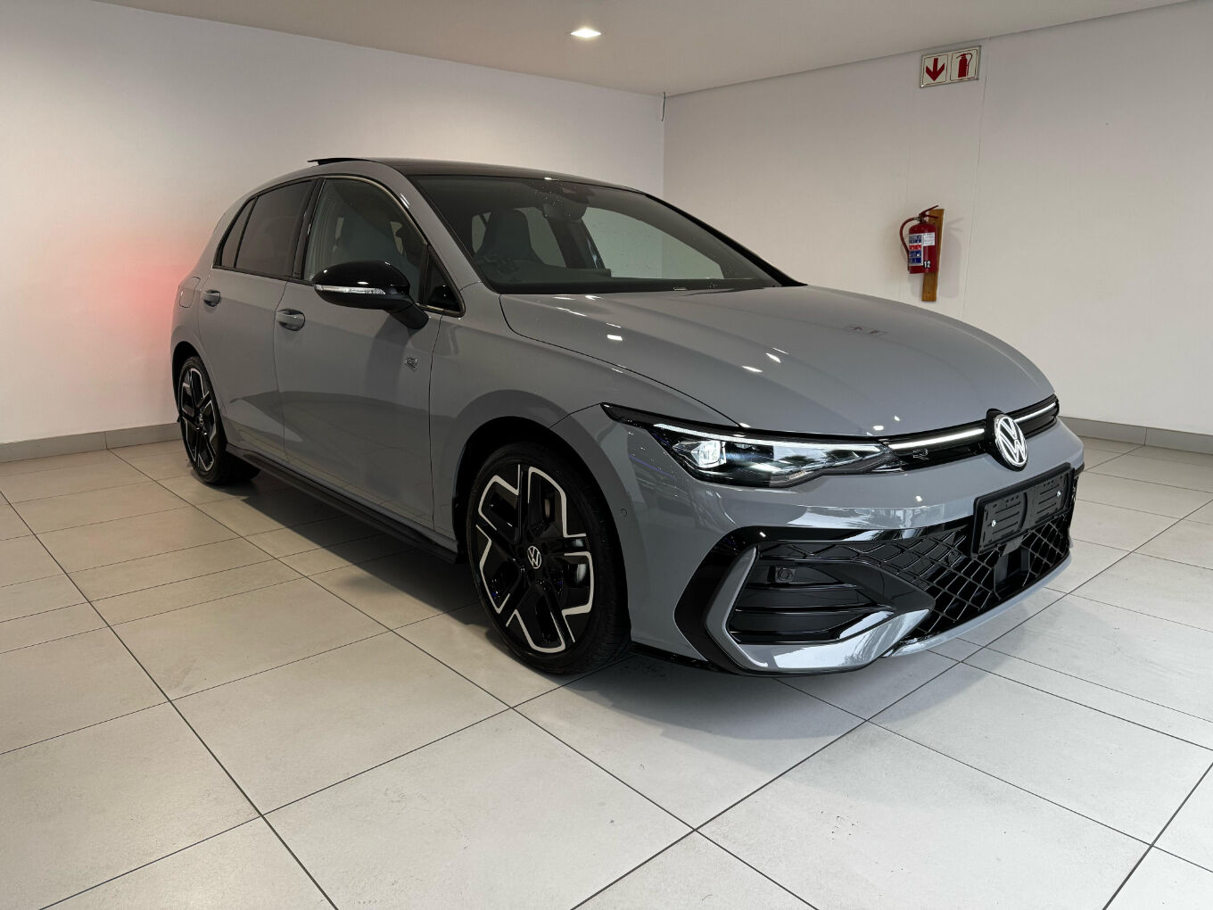 Volkswagen (VW) Golf 8 1.4 TSi R-Line Plus