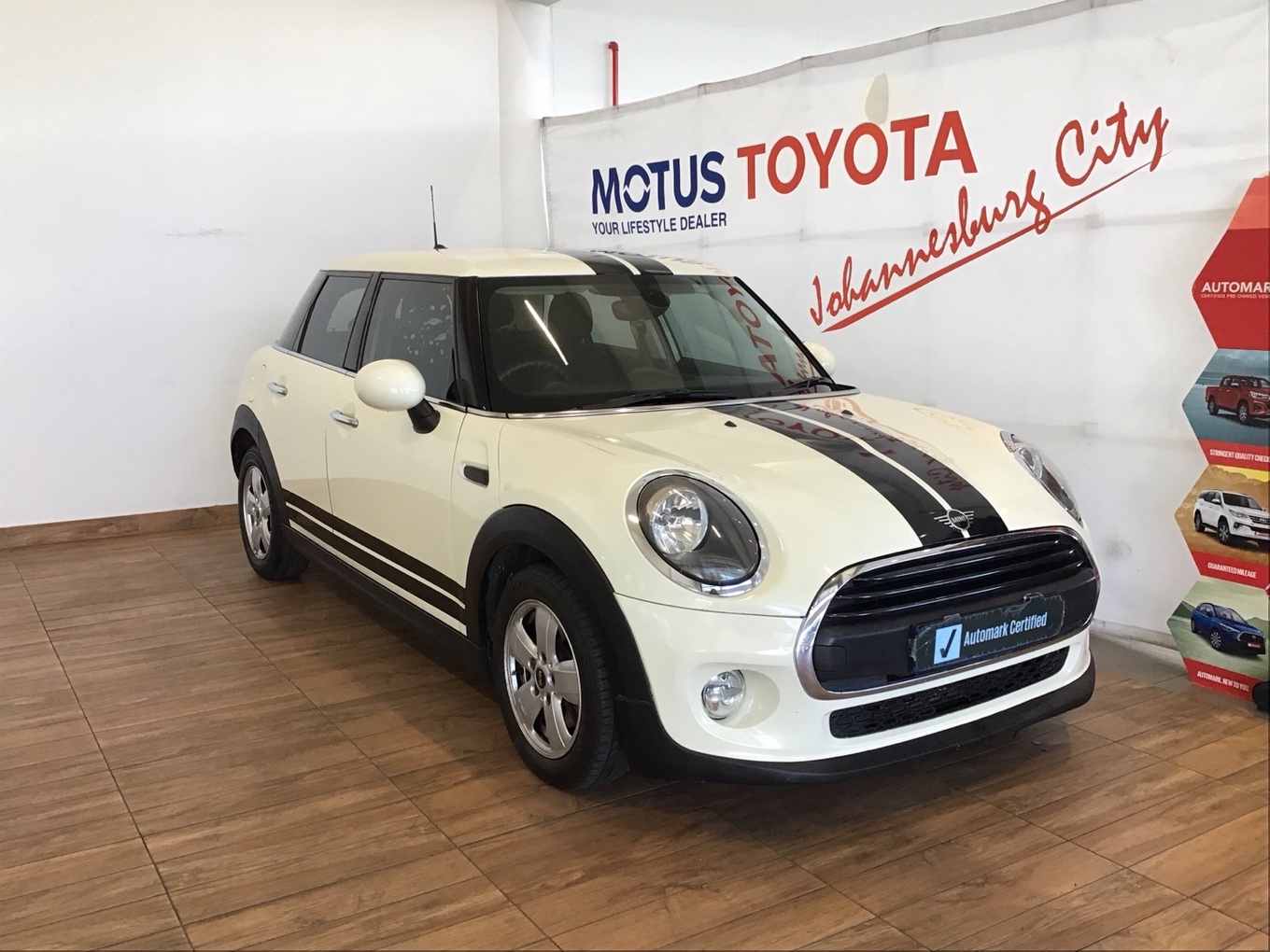 MINI Cooper (100kW) 5 Door (XU72)