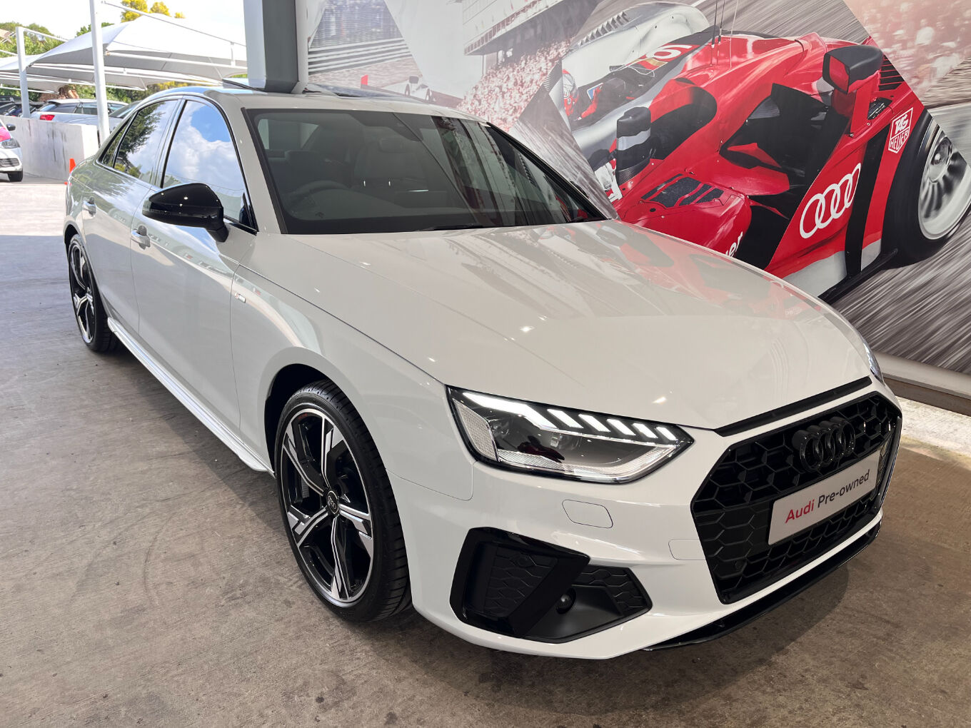 Audi A4 2.0 T FSi Black Edition S-Tronic (40TFSI)