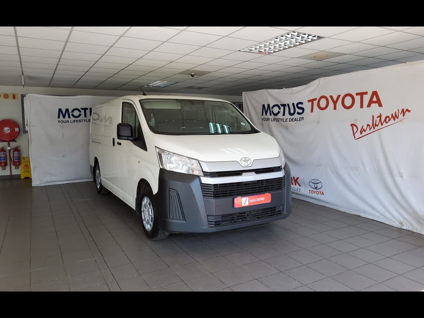 Toyota Quantum 2.8 LWB Panel Van