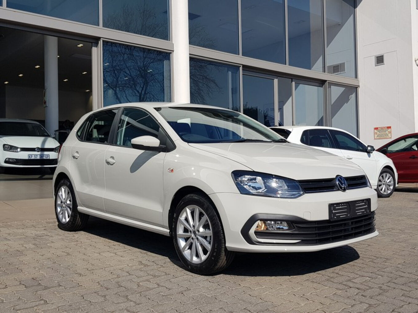 Volkswagen (VW) Polo Vivo 1.6 Hatch Style