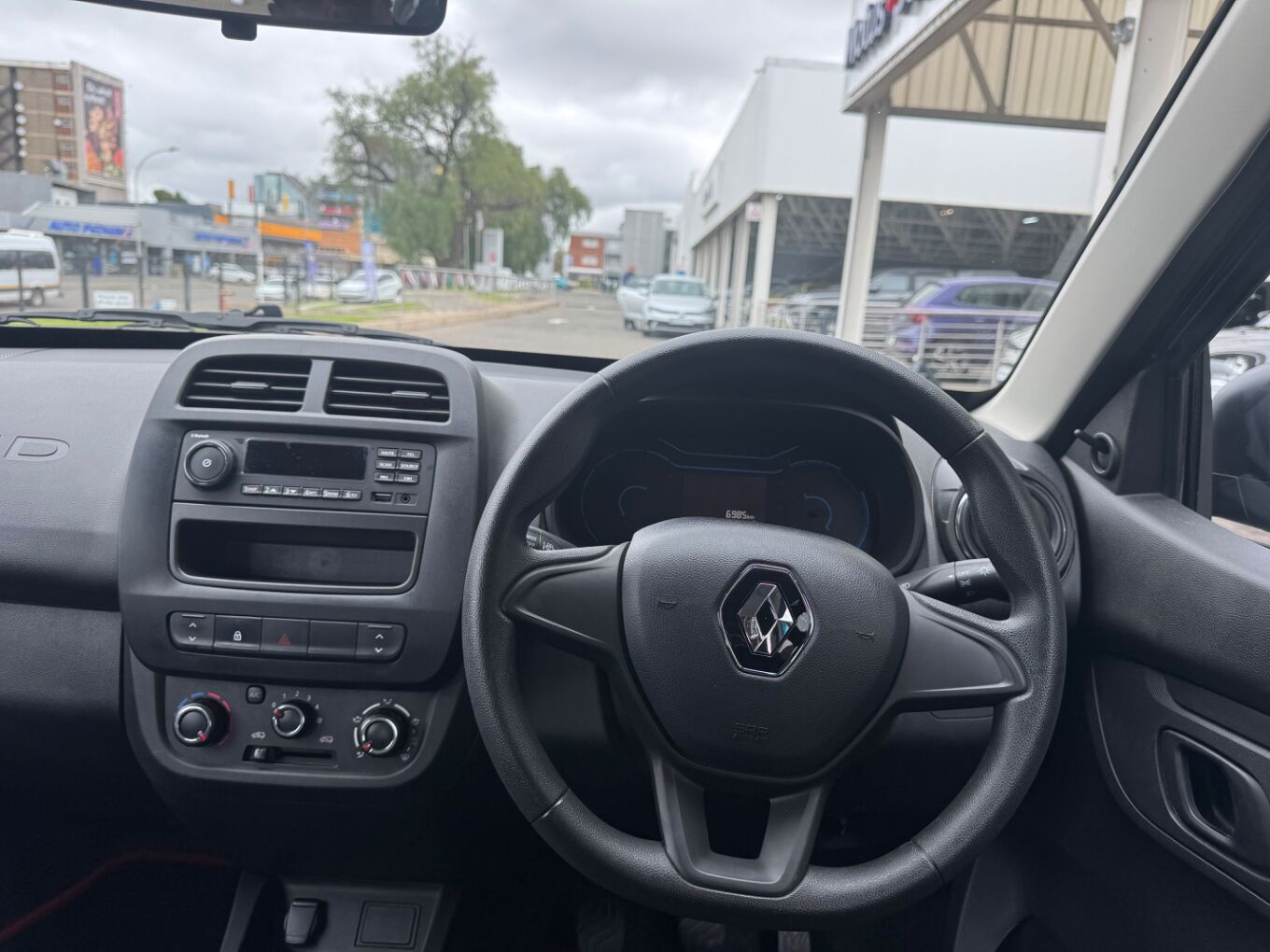 RENAULT KWID 1.0 EXPRESSION / LIFE / EVOLUTION 5DR Bloemfontein 10473635