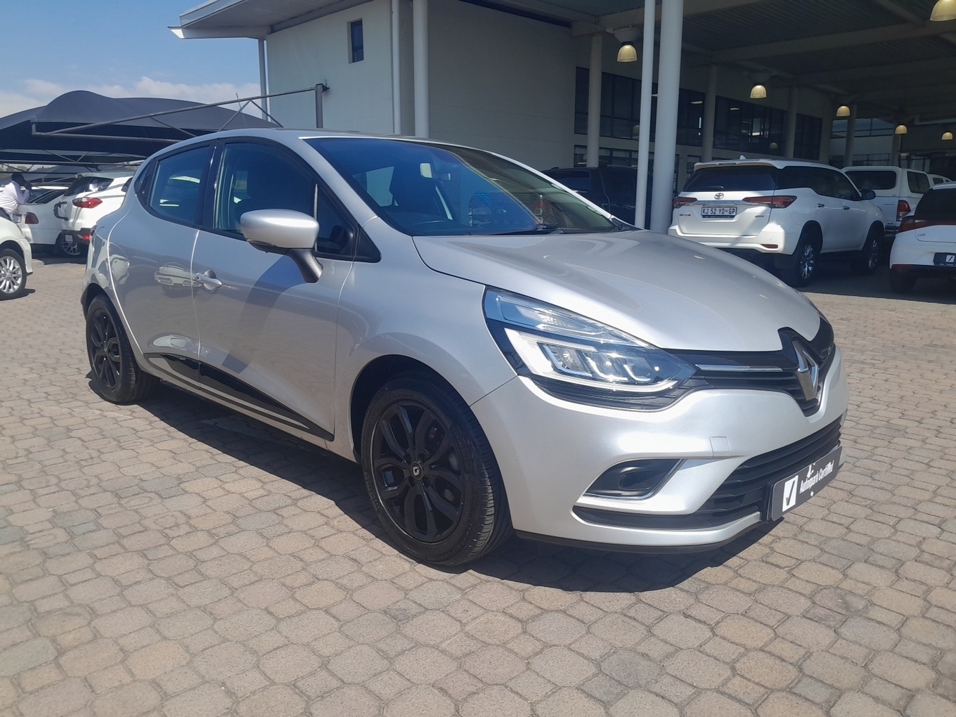 Renault Clio IV 900T (66kW) Dynamique 5 Door