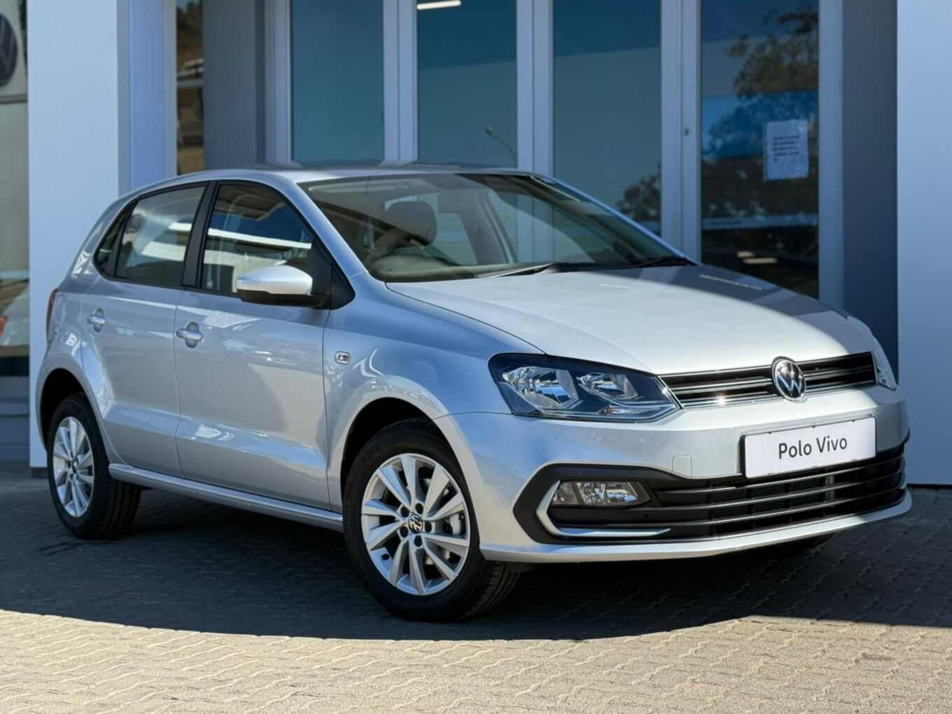 Volkswagen (VW) Polo Vivo 1.6 Life Tip 5 Door