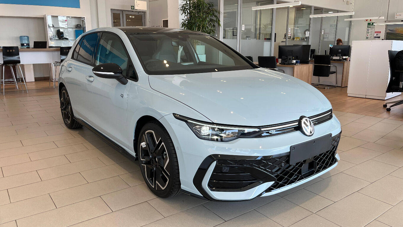 Volkswagen (VW) Golf 8 1.4 TSi R-Line Plus