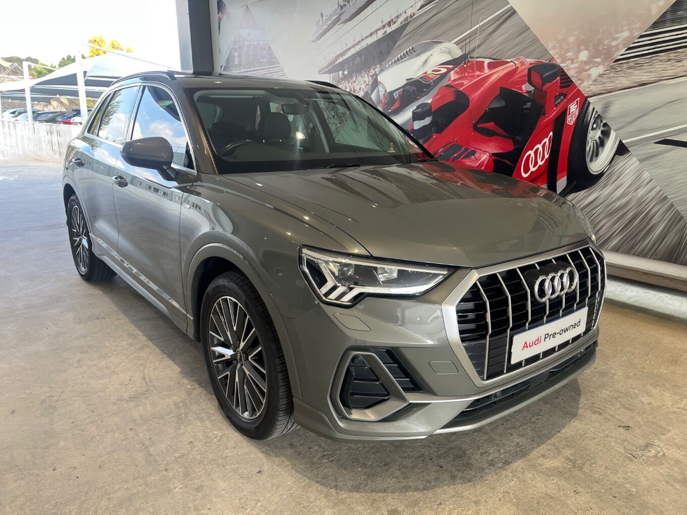 Audi Q3 1.4T S-tronic S-Line (35TFSi)