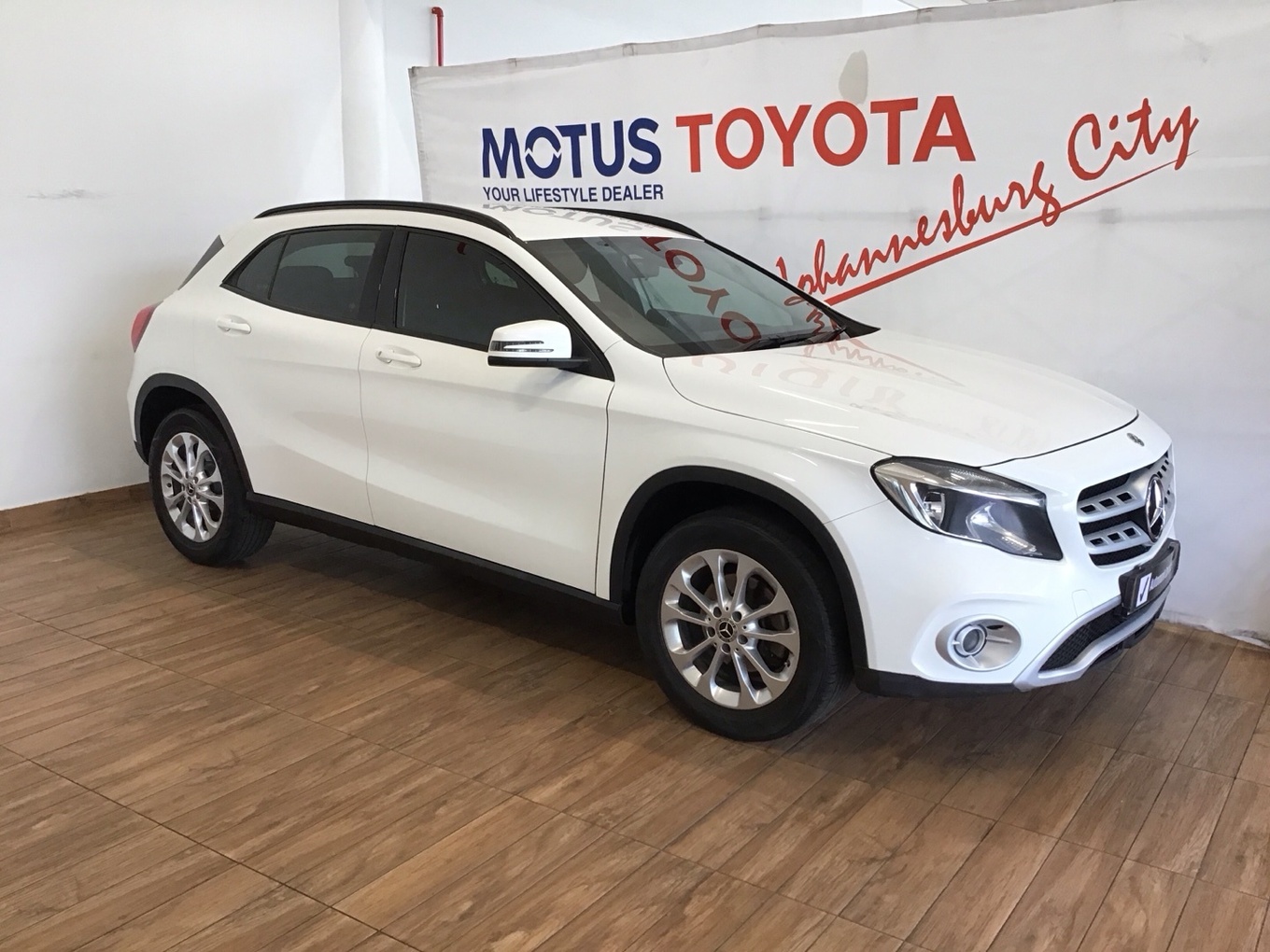 Mercedes Benz GLA 200