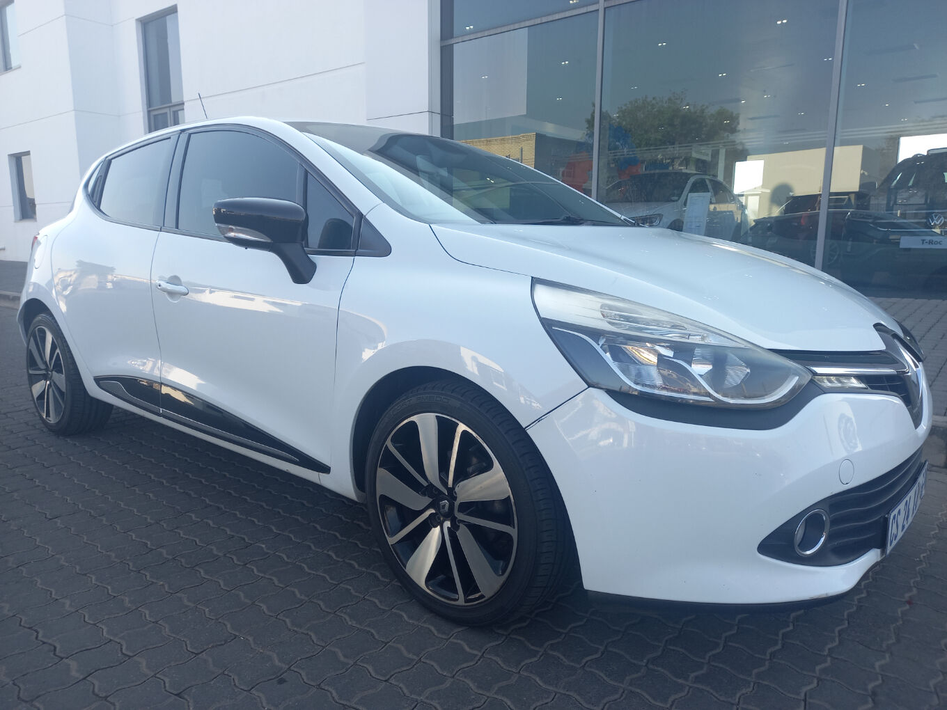 Renault Clio IV 900T (66kW) Expression 5 Door