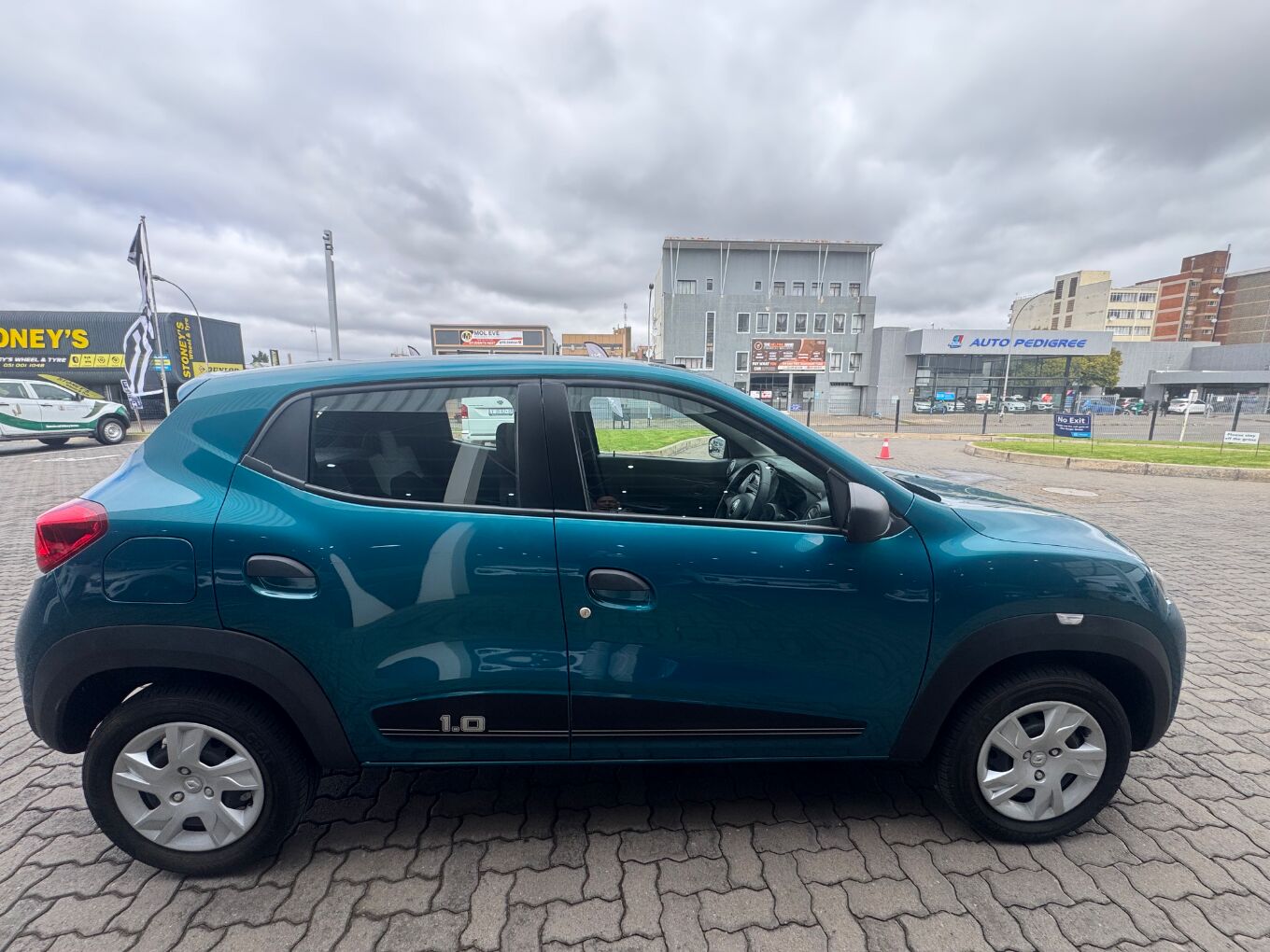 RENAULT KWID 1.0 EXPRESSION / LIFE / EVOLUTION 5DR Bloemfontein 7473635