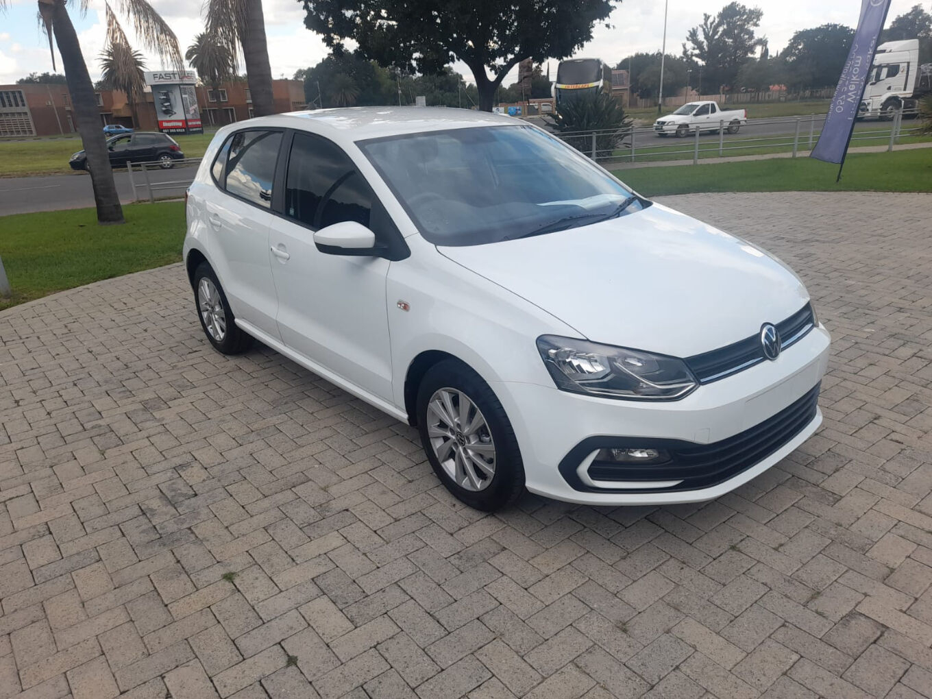 Volkswagen (VW) Polo Vivo 1.4 Hatch Life