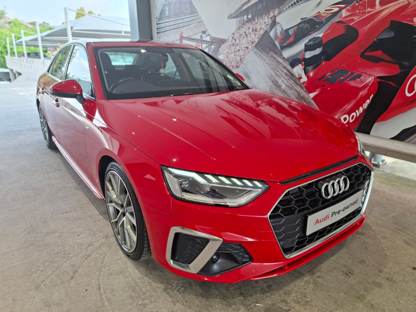 Audi A4 2.0 T FSi S-Line S-Tronic (40 TFSI)
