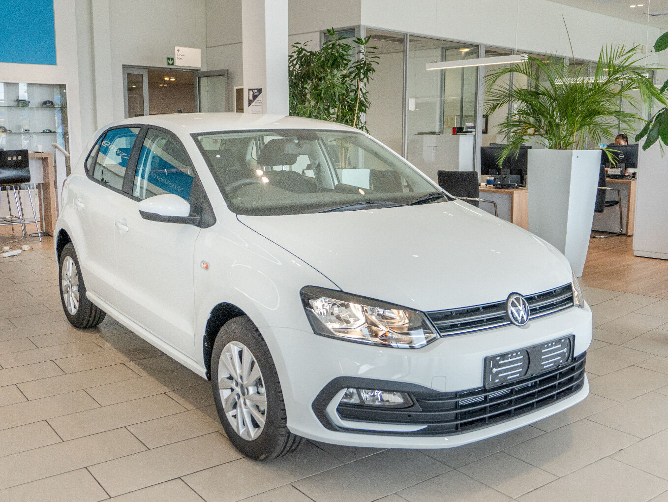 Volkswagen (VW) Polo Vivo 1.6 Life Tip 5 Door