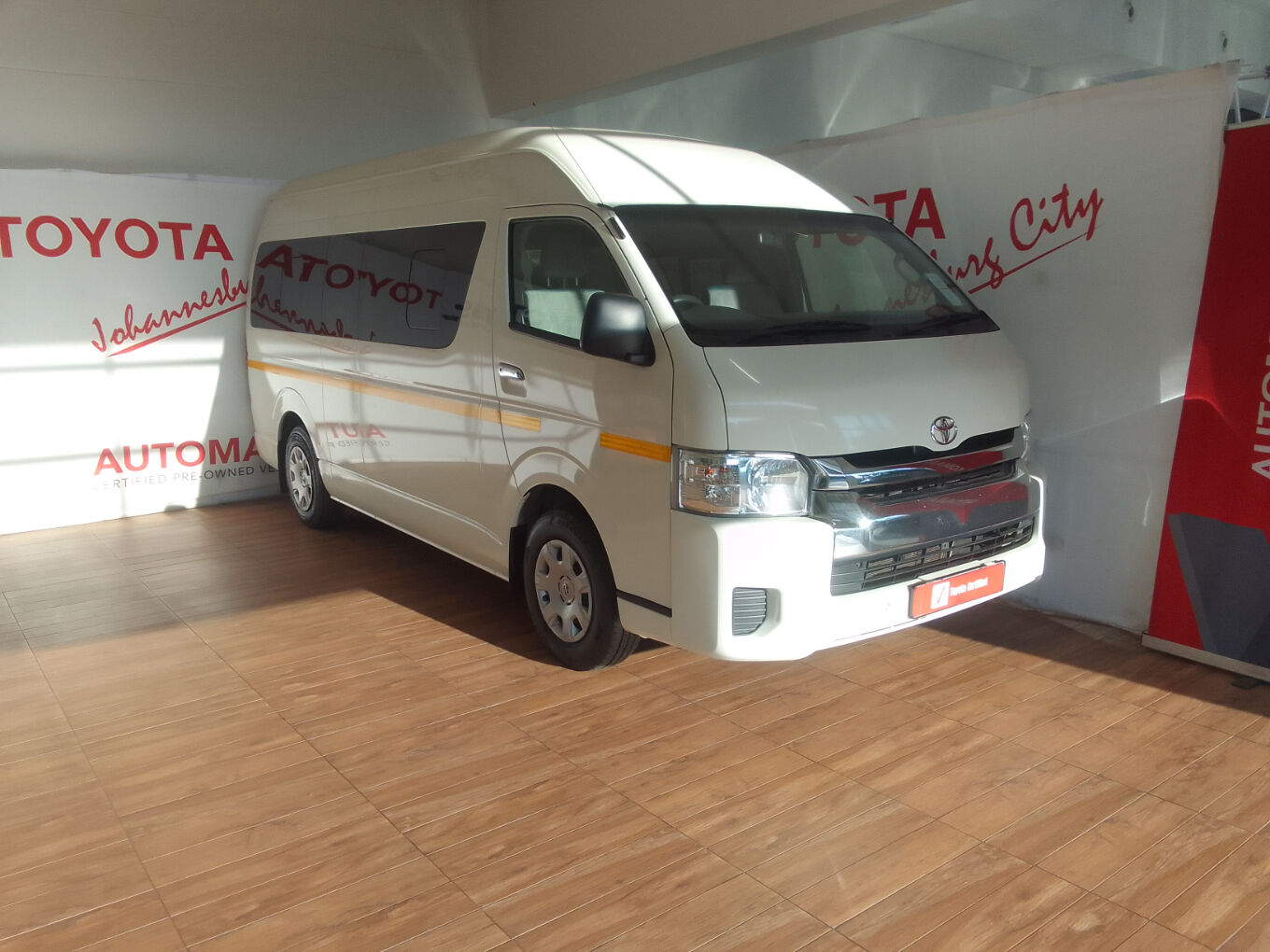 Toyota Quantum HIACE 2.5 D-4D 14 Seat