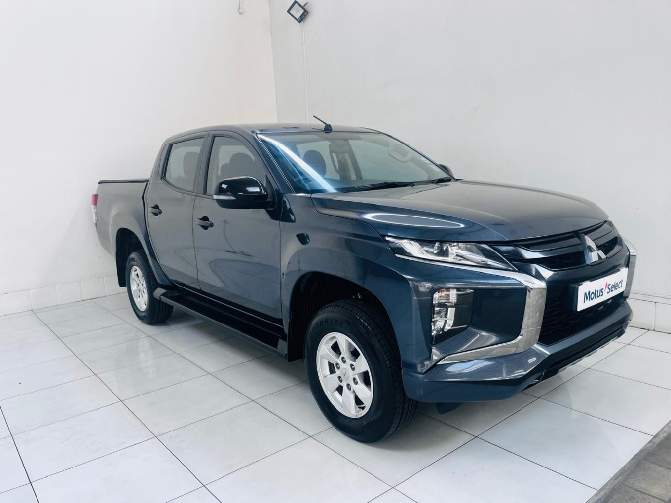 Mitsubishi Triton 2.4Di-GL Double Cab